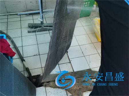 維護企業(yè)室內空氣質量 定期清洗中央空調通風管道 確?？諝獬Ｐ?></a></div>
                      <div   id=